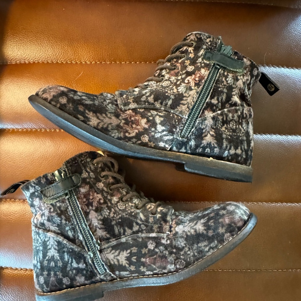 Young Soles Floral Velvet Leather Lined Combat Boots 31 US Youth‎ 13.5 Boho - Picture 2 of 13